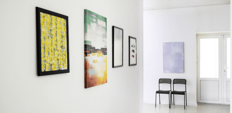 Wall-in-Modern-Art-Gallery